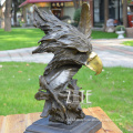 Outdoor garden metal animal statue brass eagle head bronze sculpture